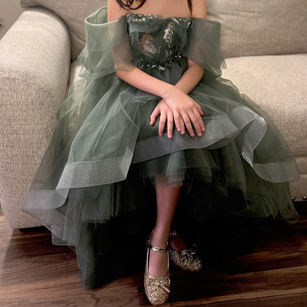 Gorgeous full length formal dress with stunning details